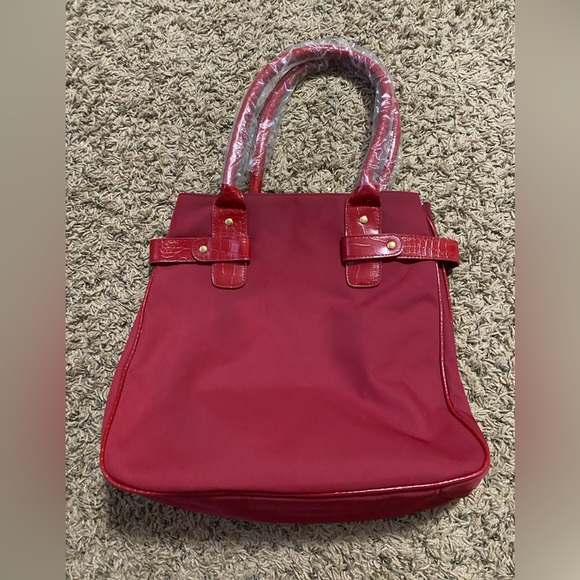 Mid sized Square Unbranded Red Handbag NWOT 13” x 13” - Picture 2 of 10